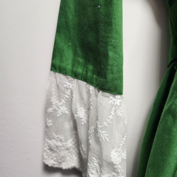 Well Dressed Wolf Green Lace Dress size 6 - Picture 3 of 8